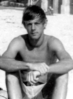 As a kid, Lindsey used to ride Malibu Boards at Bronte Beach, NSW