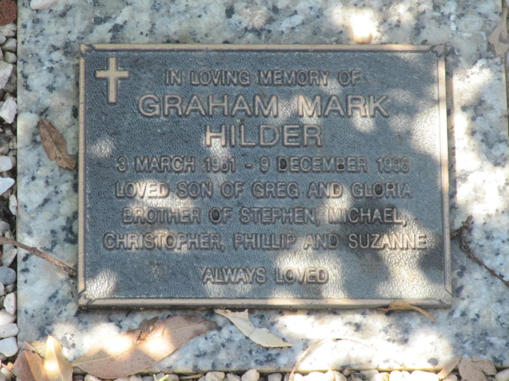 http://www.heavenaddress.com/restingplace/castlebrookmemorialpark/graham-mark-hilder/16913 Graham Mark HILDER - NSWPF - Suicide - 091296 - Grave