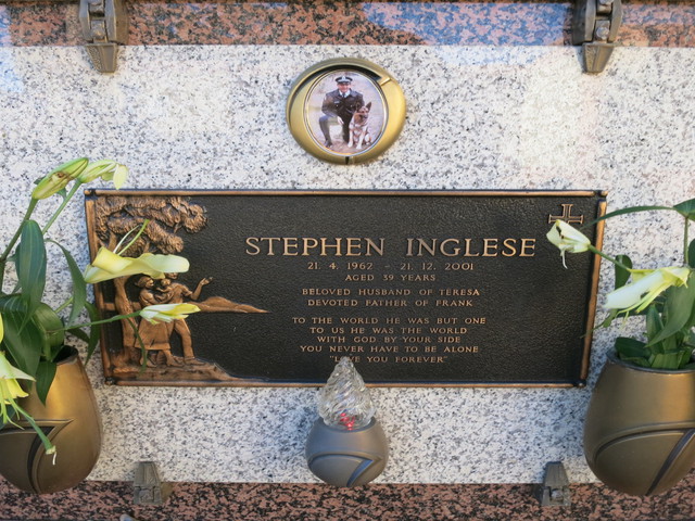 http://www.heavenaddress.com/restingplace/stephen-inglese/687907 Stephen INGLESE - NSWPF - Grave - Died 21 Dec 2001