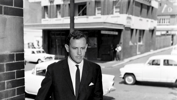 http://www.smh.com.au/comment/obituaries/donald-stewart-judge-and-founding-chairman-of-national-crime-authority-20160714-gq5jcm.html Barrister Donald Stewart arrives at the Coroners Court in 1961. Photo: Alan Funnell