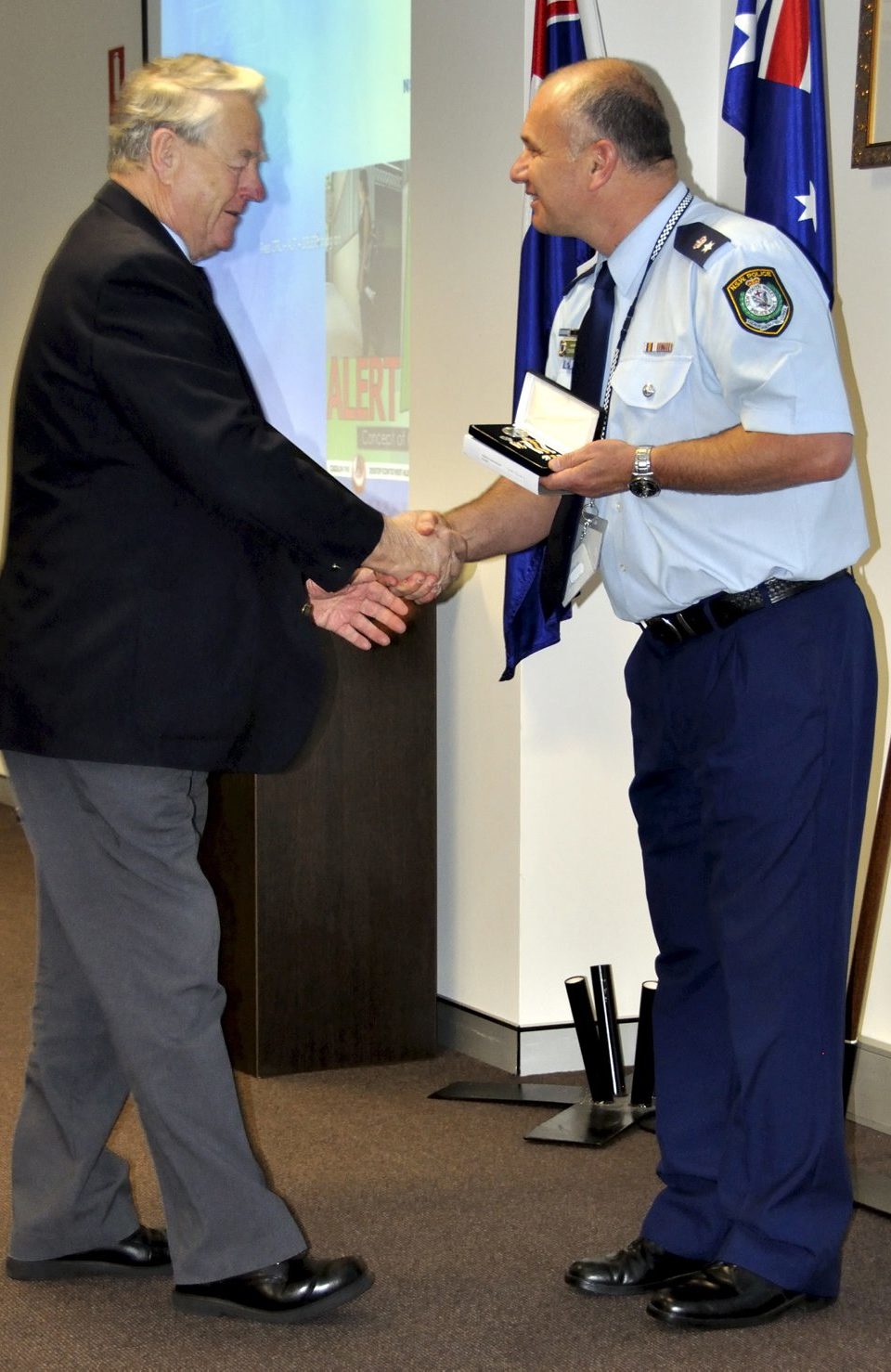 Gordon WEAVER accepting his Medal.