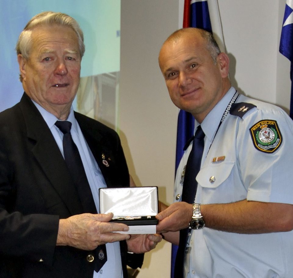 Gordon WEAVER accepting his Medal.