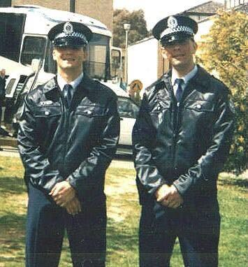 Todd on the left ( 1988 - 89 ), Todd Malcolm BLUNT, Todd BLUNT