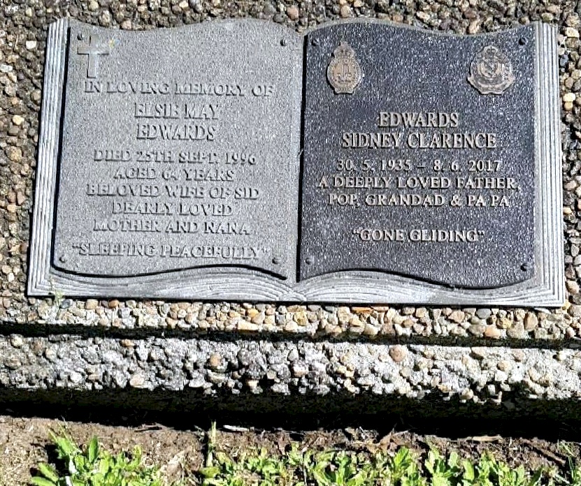 Photo by Cal Sidney Clarence EDWARDS & Elsie May EDWARDS