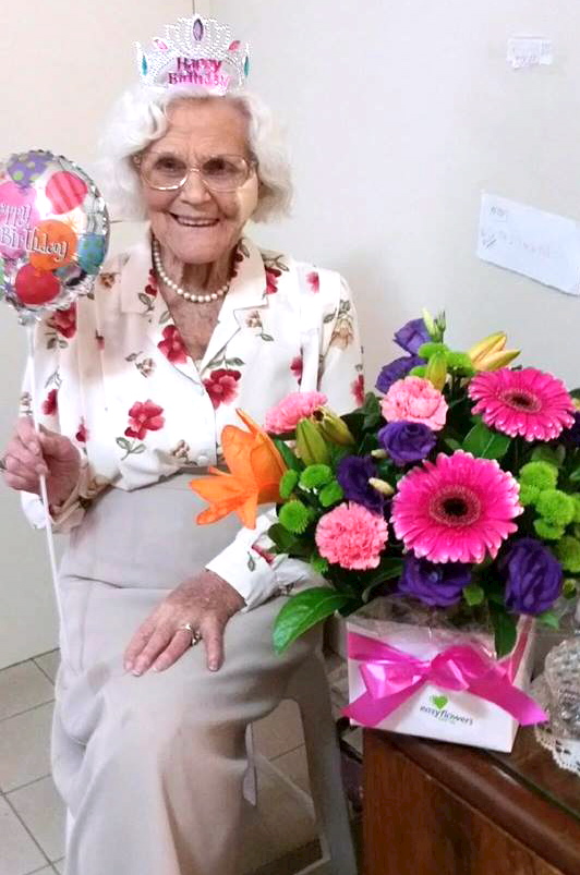 NSW Police Legacy Gloria Behringer celebrating her birthday with NSW Police Legacy