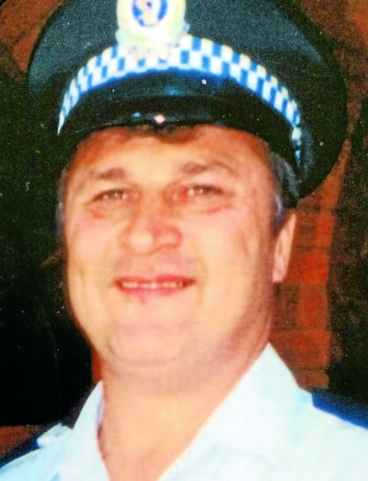 http://www.northerndailyleader.com.au/story/3385934/kootingal-police-officer-honoured-on-memorial-plaque/ PROUDLY REMEMBERED: Senior Constable Stephen Pepperell has been honoured with the unveiling of an official police memorial in Sydney. Photo: Supplied