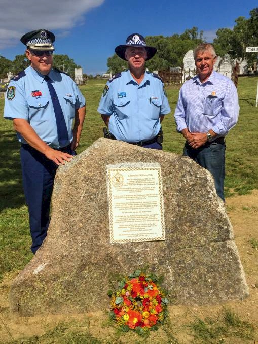 https://www.northerndailyleader.com.au/story/4423228/fallen-officer-remembered-video-photos/ Memorial unveiled: Oxley Acting Superintendent Jeff Budd with Leading Senior Constable Ron Stoltenberg and Cr Phil Betts.<br />
