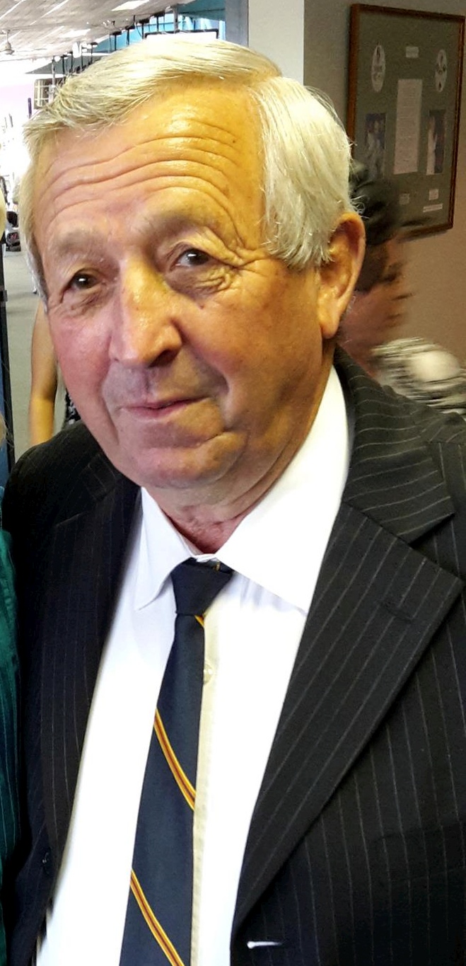 Laurie Kenneth ANDREWS