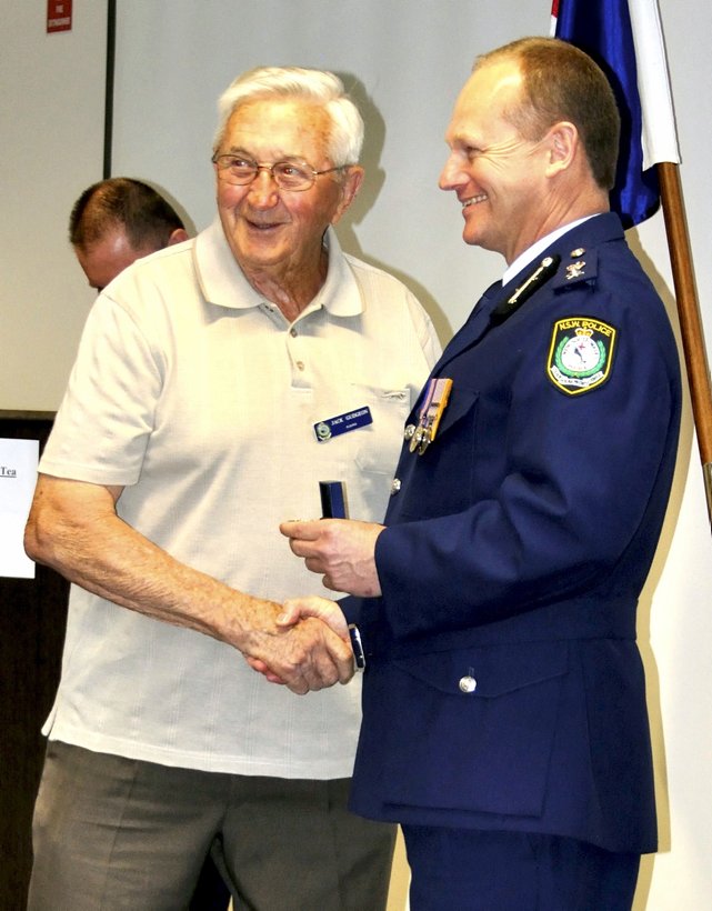 Cal THURSDAY 6 SEPTEMBER 2012<br /> THE INAUGURAL RETIRED POLICE PIN CEREMONY AT OAK FLATS ( WARILLA ) ( LAKE ILLAWARRA ) POLICE STATION.<br /> RETIRED POLICE RECEIVING THEIR PINS AS A MARK OF RESPECT FOR THE COMMITMENT TO POLICING SERVICE TO THE COMMUNITY OF NSW. John Melville GUDGEON with Supt. Wayne Starling<br />
