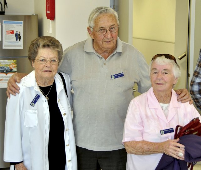 Cal THURSDAY 12 SEPTEMBER 2013<br /> LAKE ILLAWARRA POLICE STATION, OAK FLATS.<br /> RETIRED POLICE DAY ( 2nd YEAR )<br /> John Melville GUDGEON with his wife and Pat CONDON - wife of Gab ( R.I.P. )<br />