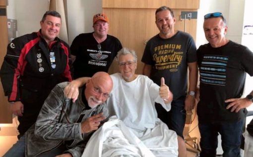 Pete Guru-Gf Clarkey<br /> May 26 ·<br /> Welfare visit today to see Paul The Drover Shiels. You cant keep a good man down. He is in good spirits, showed his strength of character, was very positive and gave us youngsters some sage advice on life. We left him in the care of the beautiful nurses and went for ride down to the Headlands Hotel for lunch and raised a glass to his health. Cheers Drover! Thanks to Frosty for organising. feeling inspired with Roger Rhm, Stephen Hopkin, Glenn Frost, Paul Shiels and Ricky Gee at St George Hospital.