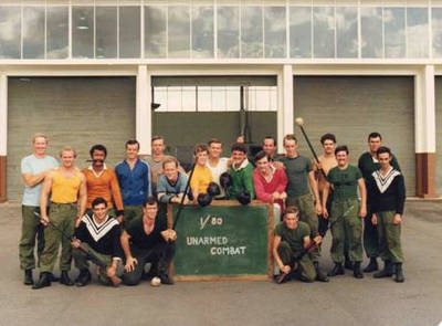 https://magazine.fighttimes.com/ken-blue-curran/ Blue instructing on a MUC course at 1 Cmdo Coy in 1980