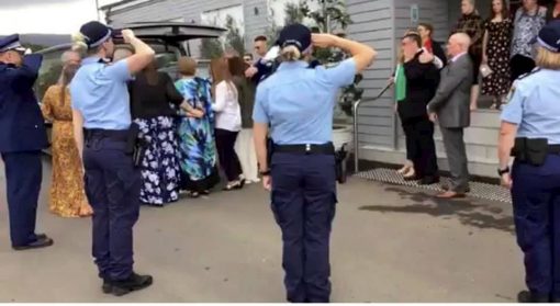John Wallace HITCHCOCK. Despite the extremely short notice, I am extremely proud of the members of Lake Illawarra Police for arranging a Police Guard of Honour, for such a great man, at the conclusion of his funeral.