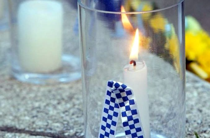 Ribbon and Candle CREST