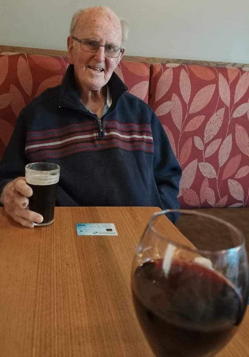  Les HOST Leslie Cecil HOST Leslie HOST